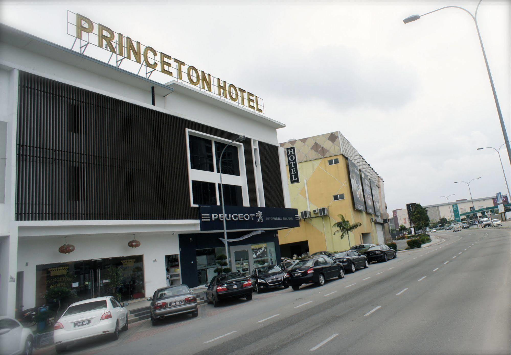 Hotel Zamburger Bukit Indah Johor Bahru Exterior photo